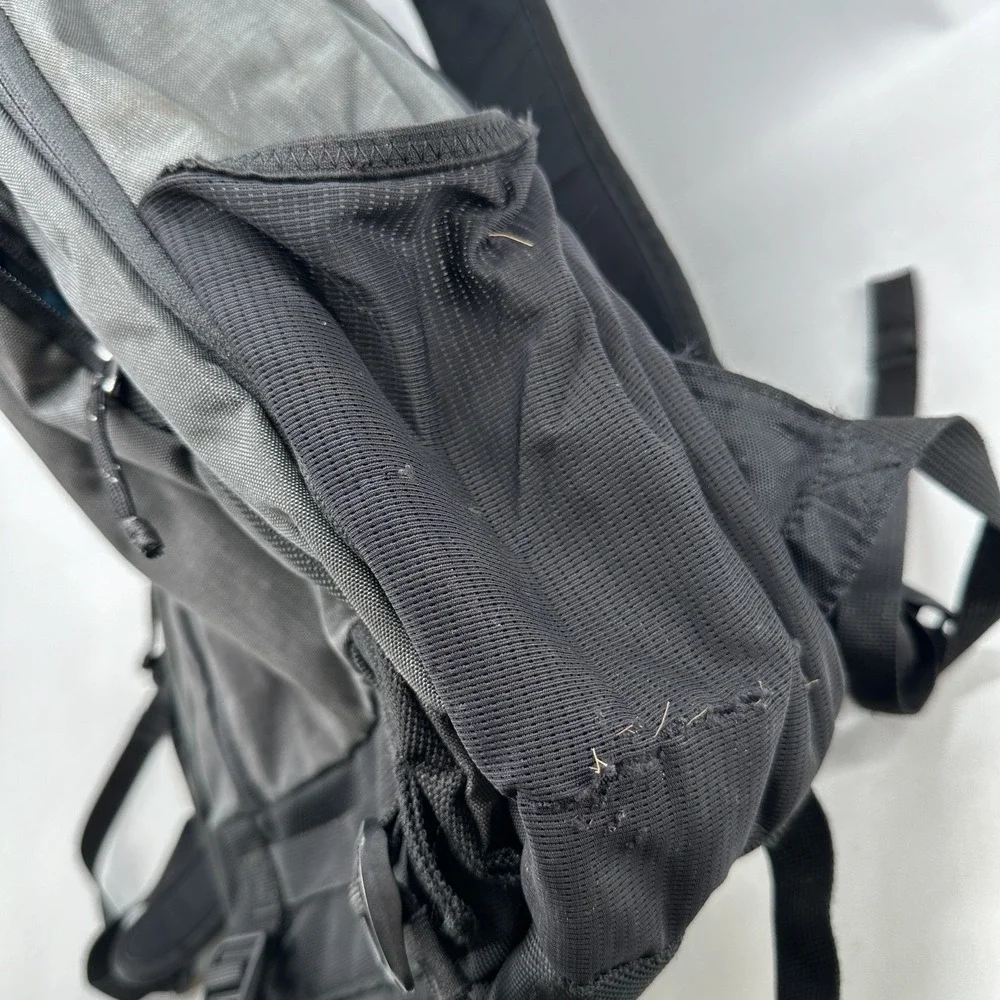 Thule Backpack Mens Large Multi Pocket Laptop Sleeve Hiking Travel Bag